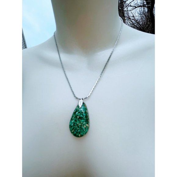 Vintage Resin Teardrop Pendant with Turquoise chips - Picture 6 of 7